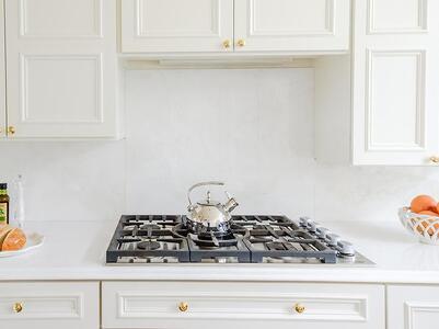 Столешница кухонная кварцевая со встроенной мойкой TechniStone Noble Supreme White
